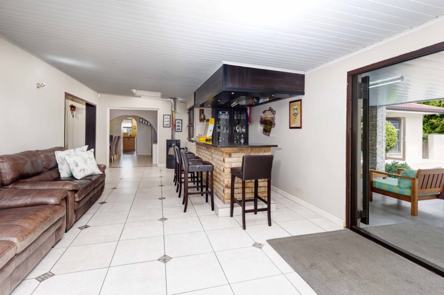 4 Bedroom Property for Sale in Loevenstein Western Cape